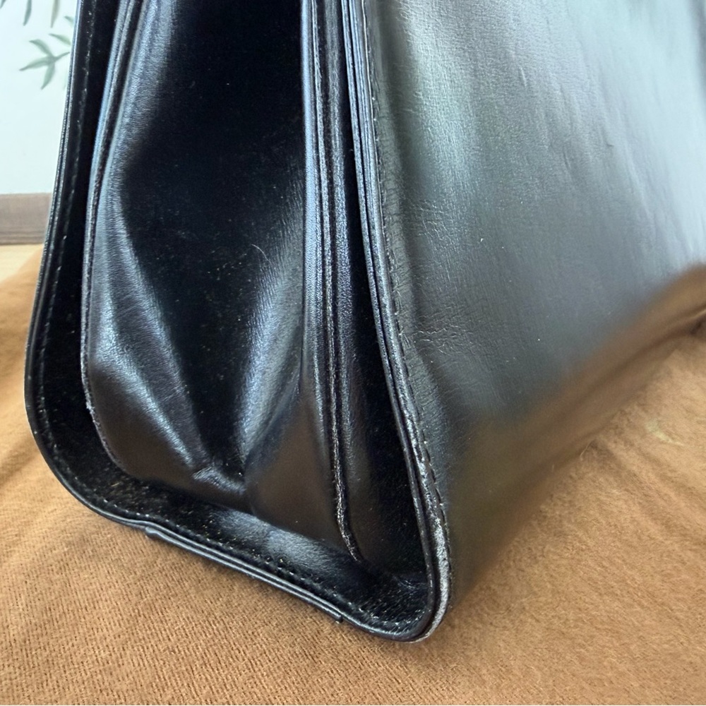 Gucci Black Leather Shoulder Bag - Picture 6 of 15
